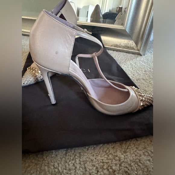Gucci heels with grommets. One of my faves! - Picture 3 of 7